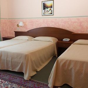 Dreibettzimmer